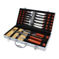 Jogo De 17 Peças Para Churrasco Gourmet Com Cabo Em Madeira E Maleta Em Alumínio 47x20x7cm